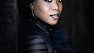 ELIASSE + MOONLIGHT BENJAMIN