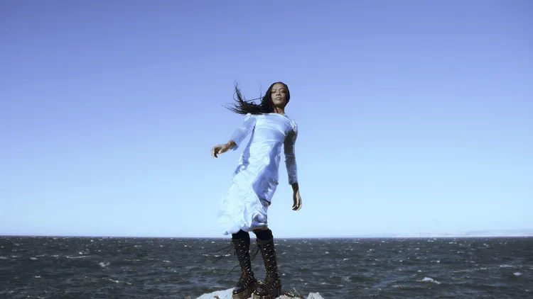 Célia Kameni - Méduse