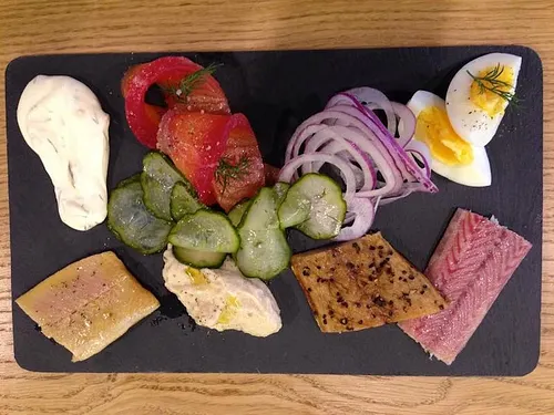 L’Acolyte de l’Insolite Restaurant Paris