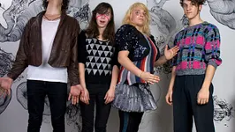 Hyphen Hyphen en concert