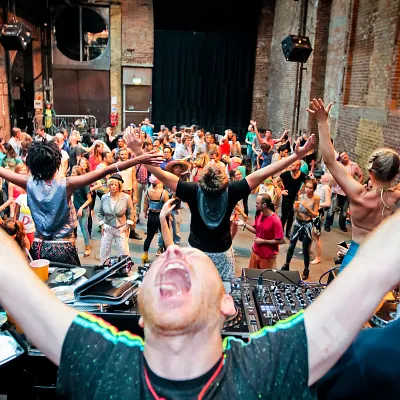 Morning Gloryville, un réveil sur-vitaminé au Carreau du Temple