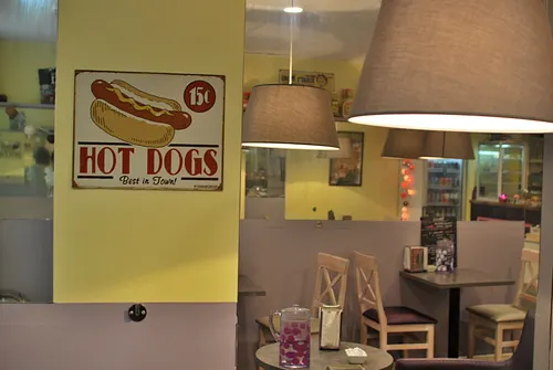 Adele's Family Restaurant Shop Paris