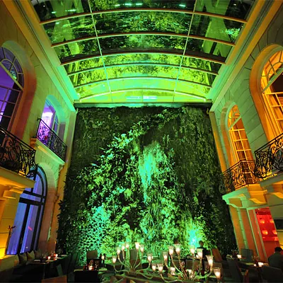 Le Pershing Hall, le restaurant dans un écrin de verdure