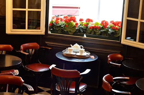 Odette Restaurant Shop Paris