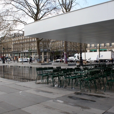 Café Fluctuat Nec Mergitur : spot bien placé, avis mitigé