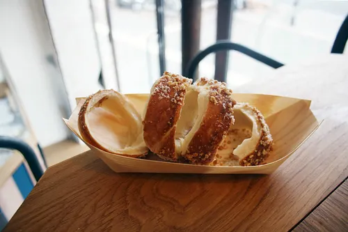 Alma, The Chimney Cake Factory Restaurant Shop Paris