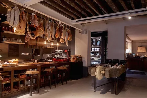 Borgo delle Tovaglie Restaurant Shop Paris