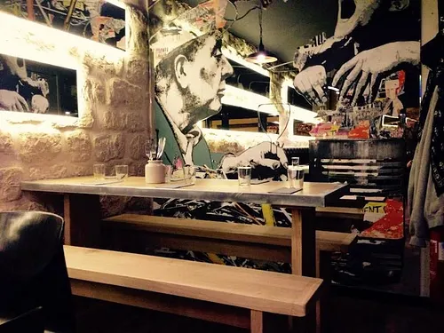 L’Acolyte de l’Insolite Restaurant Paris