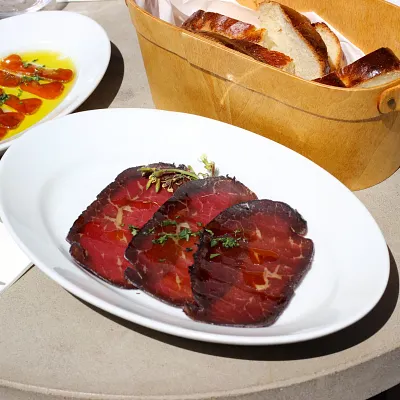 Merguez & Pastrami : écrin carnivore entre Orient et Occident