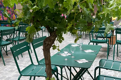 Café Cour Restaurant Paris
