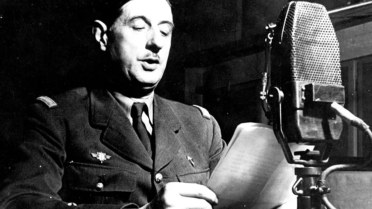LA GUERRE DES ONDES. LONDRES, PARIS, VICHY (1940 - 1944)