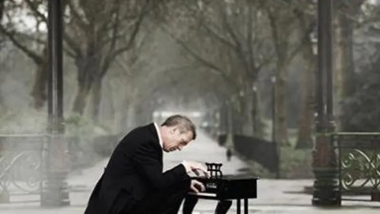 Hugh Laurie