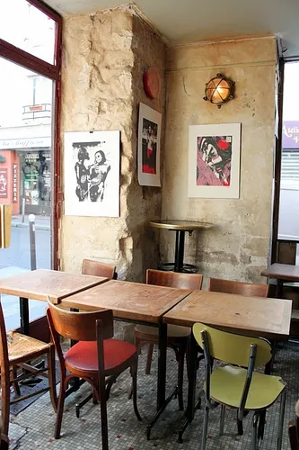 Les Caves Populaires Bar Restaurant Paris