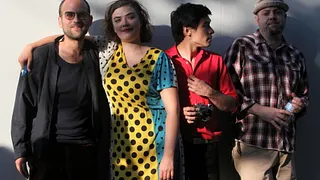 Archie Bronson Outfit + guests