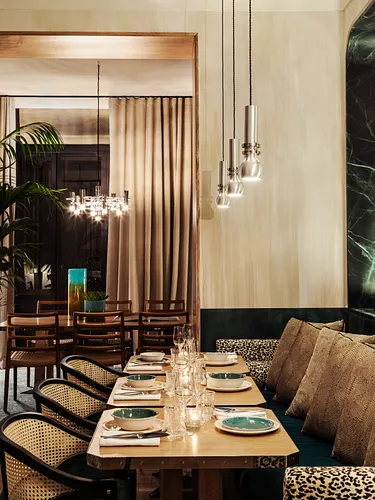 Klay Saint-Sauveur Restaurant Paris