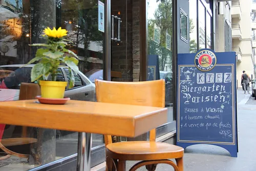 Kiez Biergarten Restaurant Bar Paris