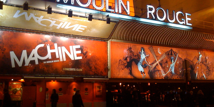 La Machine Du Moulin Rouge Boulevard De Clichy Paris