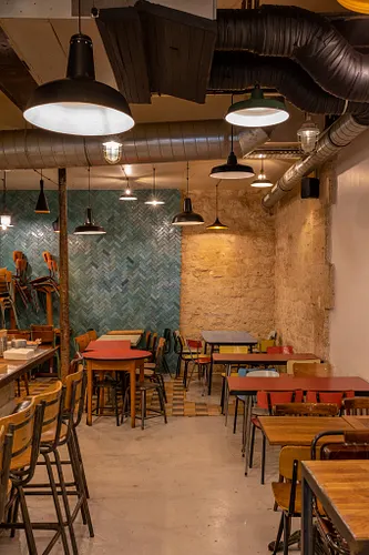 Miznon Grands Boulevards Restaurant Paris