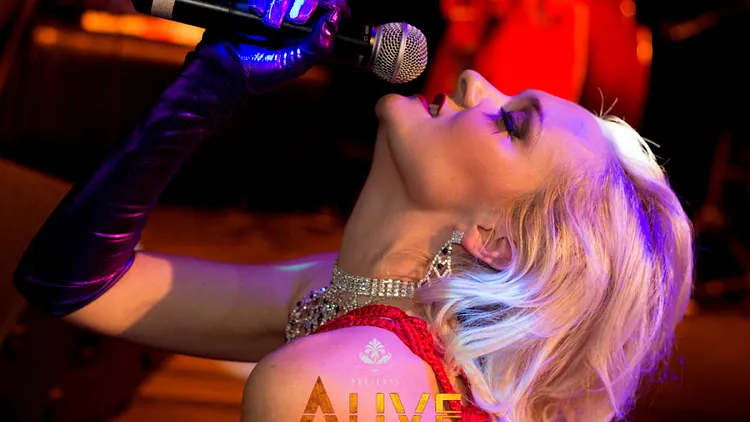 DINER SPECTACLE- CABARET "ALIVE DINNER SHOW"