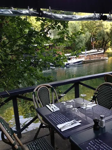 Les Pieds Dans L'Eau Restaurant Bar Neuilly-sur-Seine