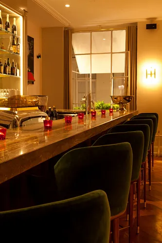Rae's Restaurant Paris