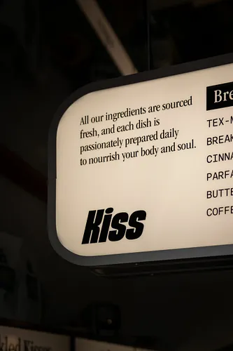 Kiss Restaurant Paris
