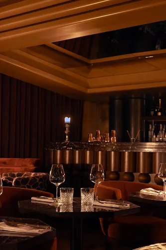 Le Palacio Salle Bar Restaurant Paris