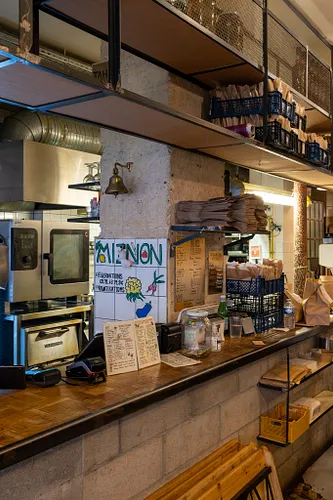 Miznon Grands Boulevards Restaurant Paris