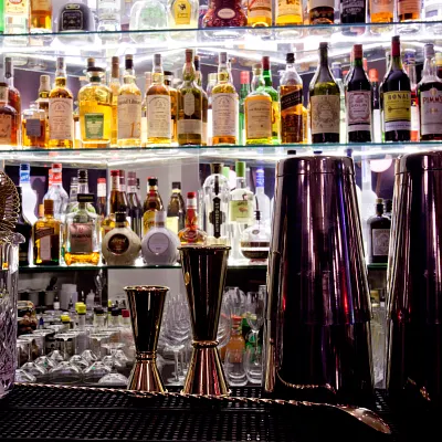 Playtime Cocktails, le bar germanopratin à la Tati
