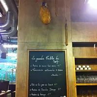 Les Grandes Tables du 104