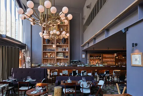 La Table D’Hugo Desnoyer Restaurant paris