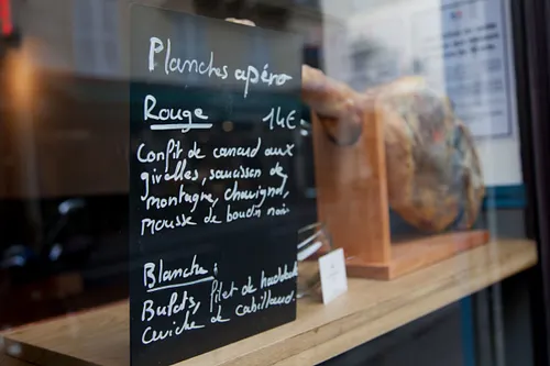 Le Barbiche Restaurant Bar Paris