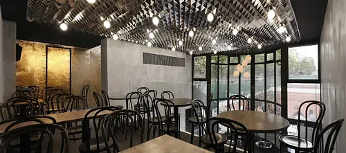 Le First Avenue Restaurant Bar Paris