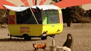 LA CAFETERA ROJA // FUCKIN HELL ORKESTAR