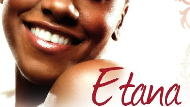 Etana backed by Dub Akom + Meta Dia