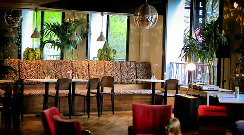Mezzanine Bar Salle de concert Restaurant Paris