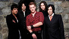 SUNDAY TRIBUTE // QUEENS OF THE STONE AGE