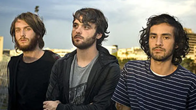 Midnight Juggernauts en concert