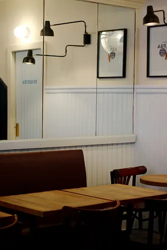Café Pélican Restaurant Paris