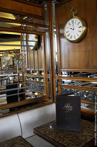 Le Flore en L'Ile Restaurant Shop Paris